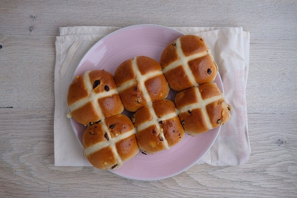 Hot Cross Buns 6 - Hobbs House Bakery - 44 Foods - 01